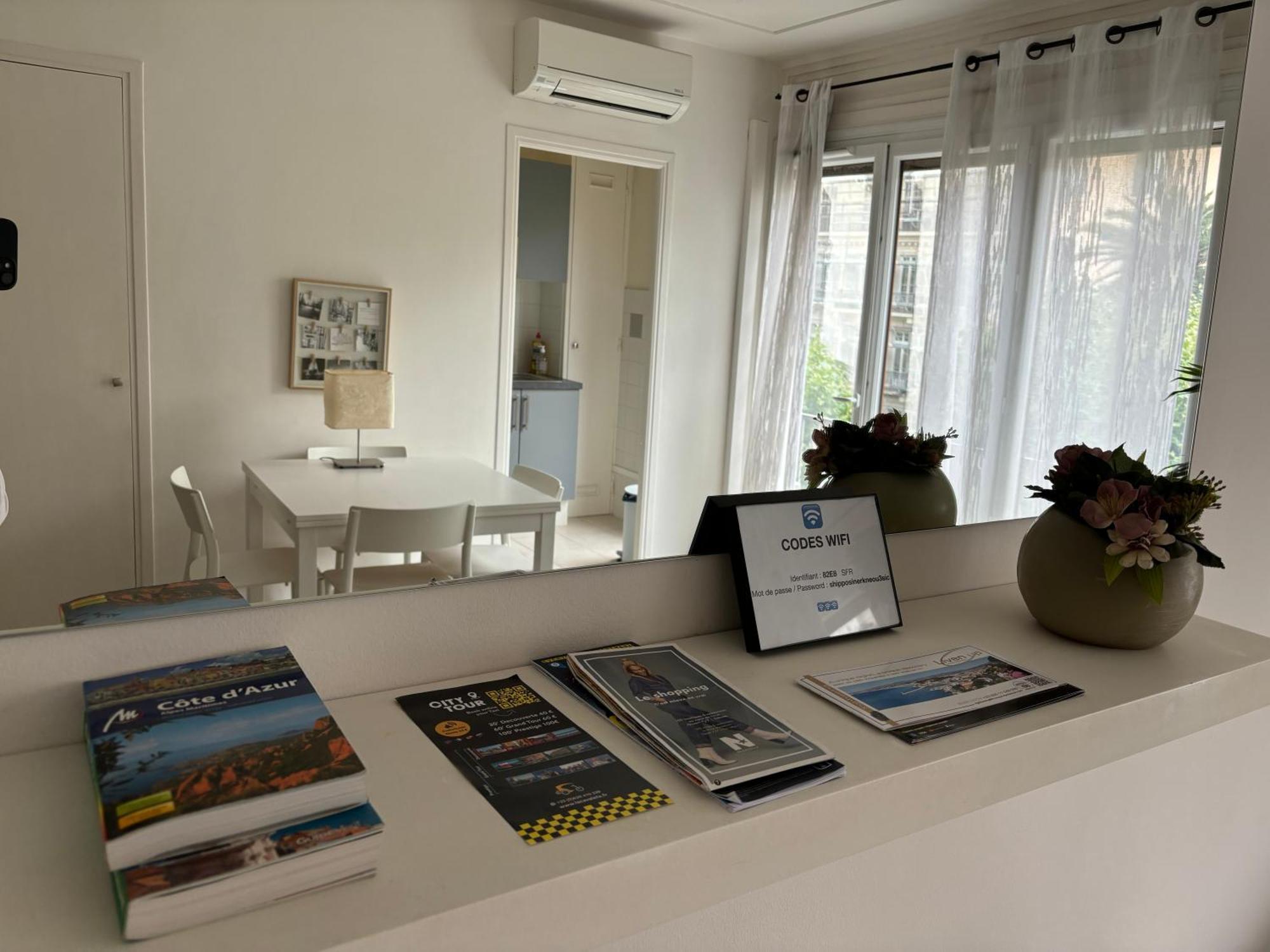 Bel Appartement De Gill Centre Ville Nice Exterior foto